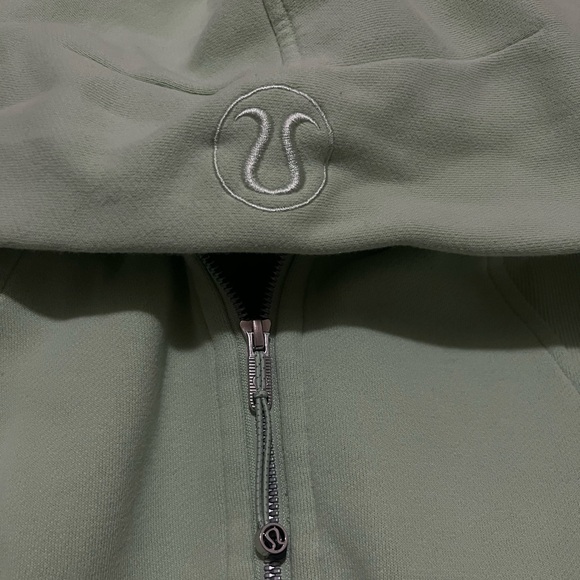 Lululemon scuba half zip with hood size M/L in creamy mint (green) - Picture 5 of 5